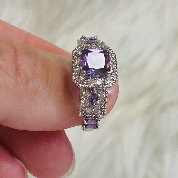 925 Sterling Silver Amethyst CZ Ring - Picture 3 of 9
